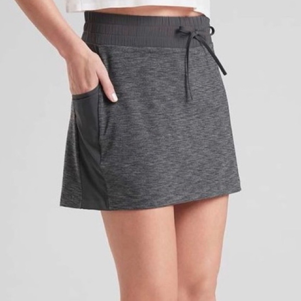 Athleta Excursion Hybrid Skort 
Size Large